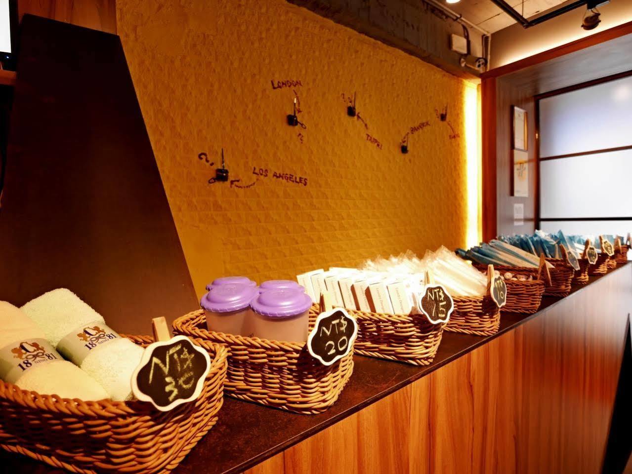 Backpackers Hostel - Ximen Taipei Exterior photo